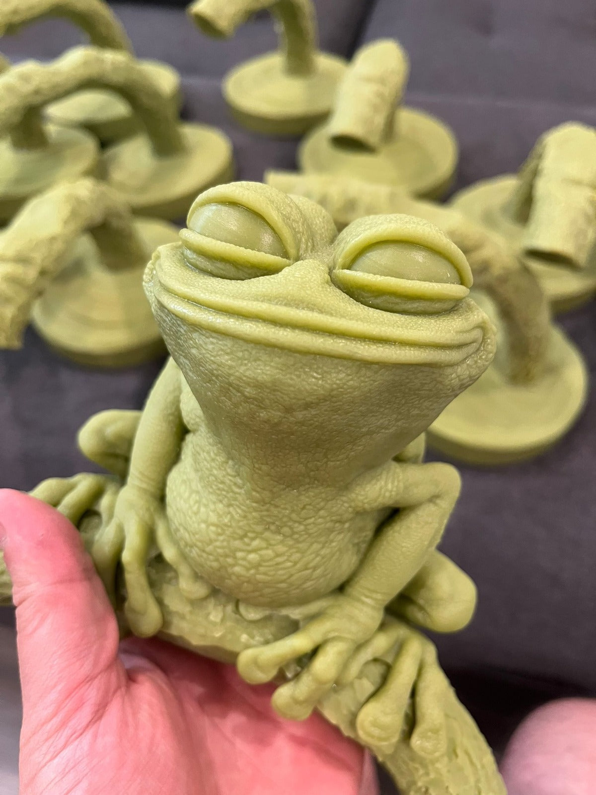 🐸 - OG Frog Statue